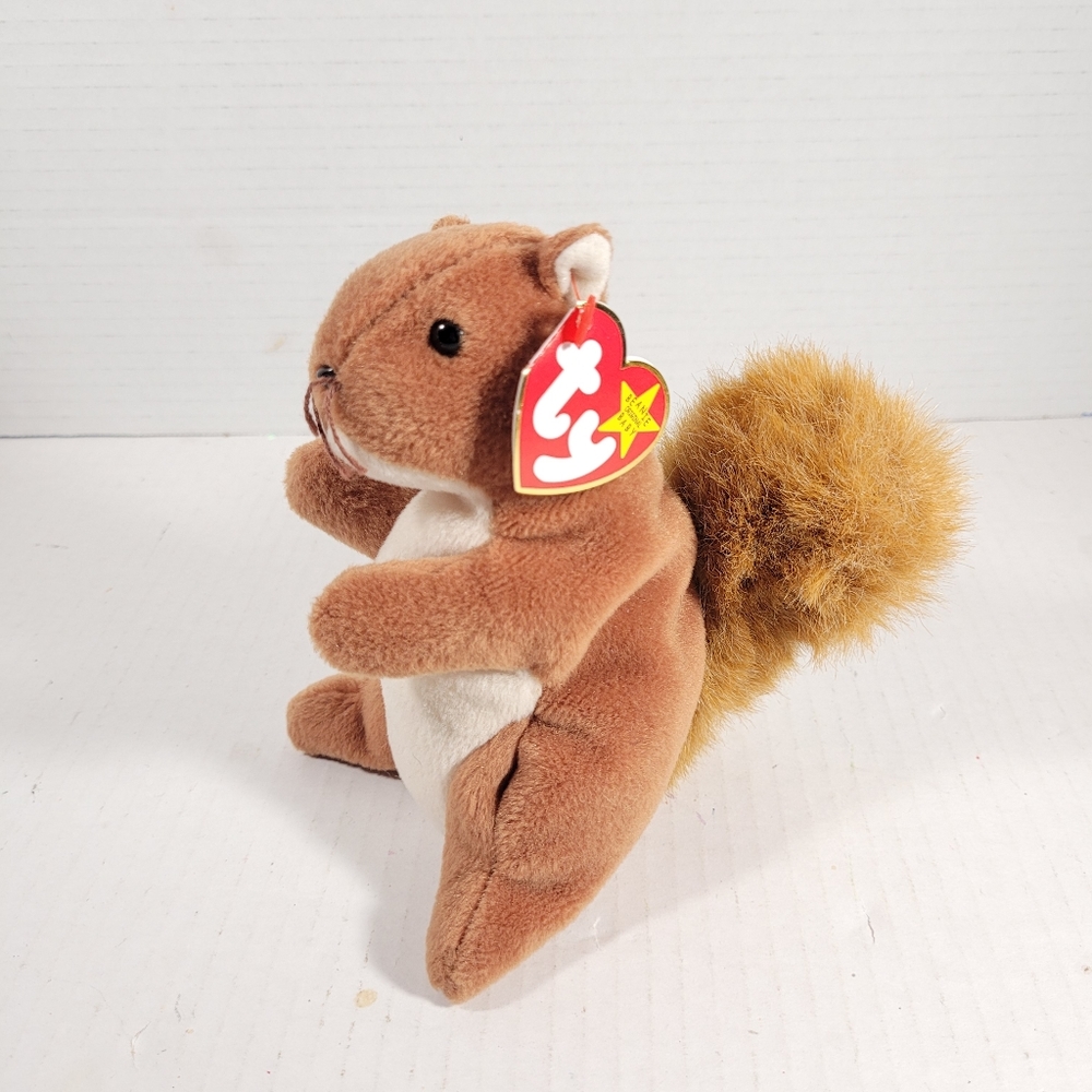Ty Beanie Babies "Nuts" The Squirrel PVC Pellets 1996